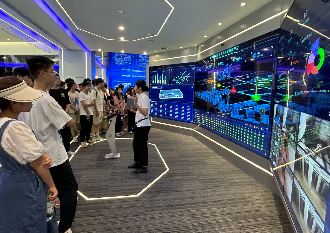 BBIN宝盈集团科技IT精英暑期实训营活动日 | 探秘南京江北新区研创园 科技火花点亮未来梦想